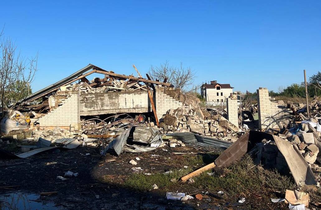 Количество пострадавших от российского удара по частному сектору в Сумах возросло до четырёх человек. Об этом сообщил мэр города Александр Лысенко.