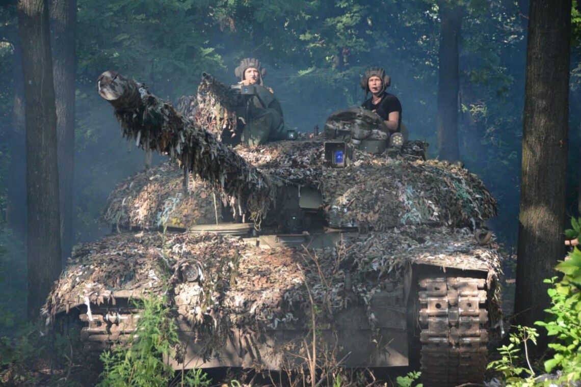 Украинские танки и другая бронетехника действует уже южнее последней линии главного оборонного рубежа россиян, который сейчас прорывают ВСУ в Запорожской области.