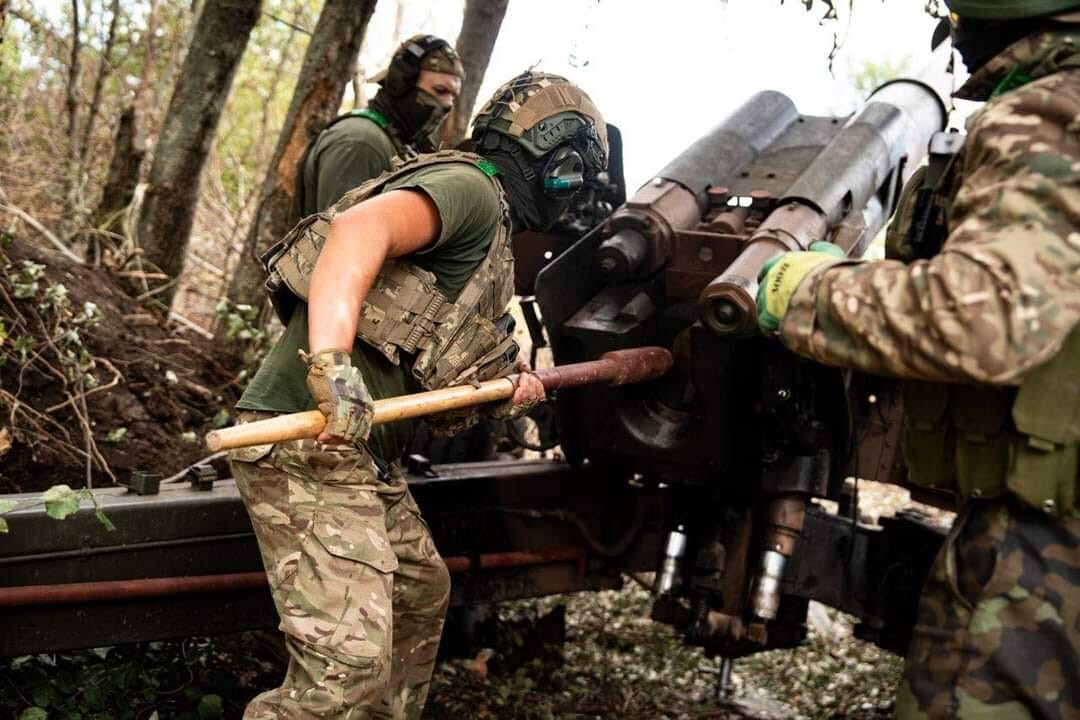 Украинские военные отразили атаки врага на четырёх направлениях, больше всего боевых столкновений произошло в районе Марьинки. Об этом говорится в вечерней сводке Генерального штаба ВСУ от 24 сентября.