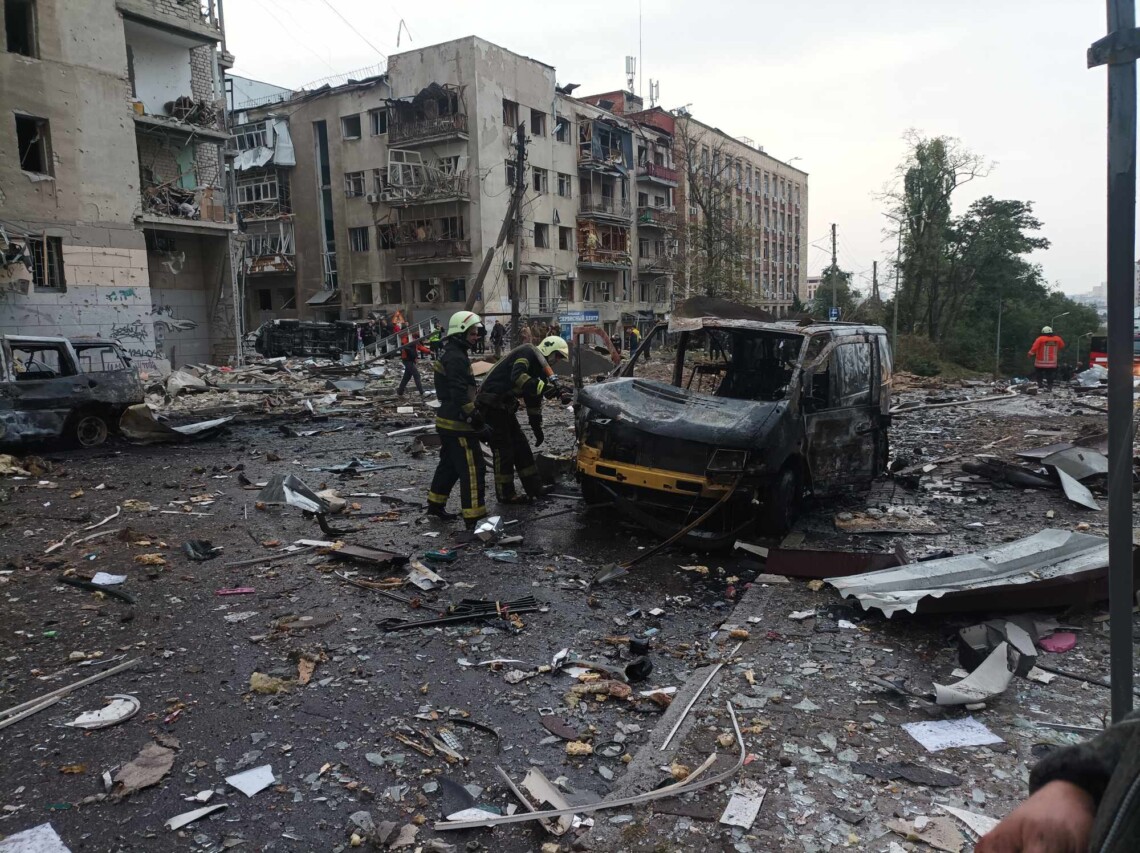 Конвой волонтёров попал в Украине под российский ракетный удар. Эстонские волонтёры не пострадали, однако их техника уничтожена.