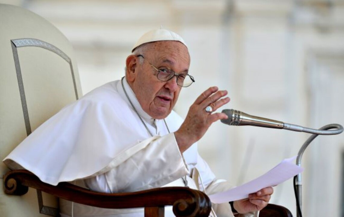 Папа Римский Франциск призвал создать гуманитарные коридоры для помощи находящимся в осаде в секторе Газа.