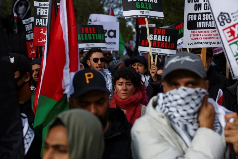 В воскресенье, 22 октября, в Париже, Амстердаме и Роттердаме тысячи людей вышли на улицы в поддержку палестинского народа.