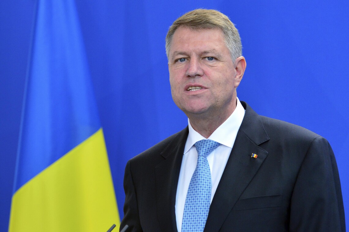 Президент Румынии Клаус Йоханнис пообещал призвать лидеров Евросоюза начать переговоры о вступлении Украины и Молдовы в ЕС до конца текущего года.