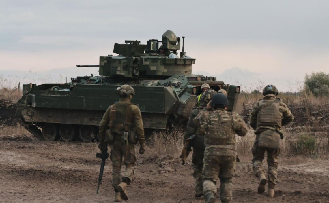 Сухопутные войска разбили колонну российских военных, пытавшихся прорвать оборону в Донецкой области.