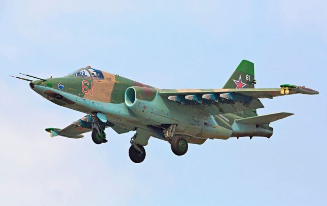 В воскресенье, 29 октября, украинские пограничники уничтожили российский боевой самолёт на Авдеевском направлении. Вероятно, речь идёт о Су-25.