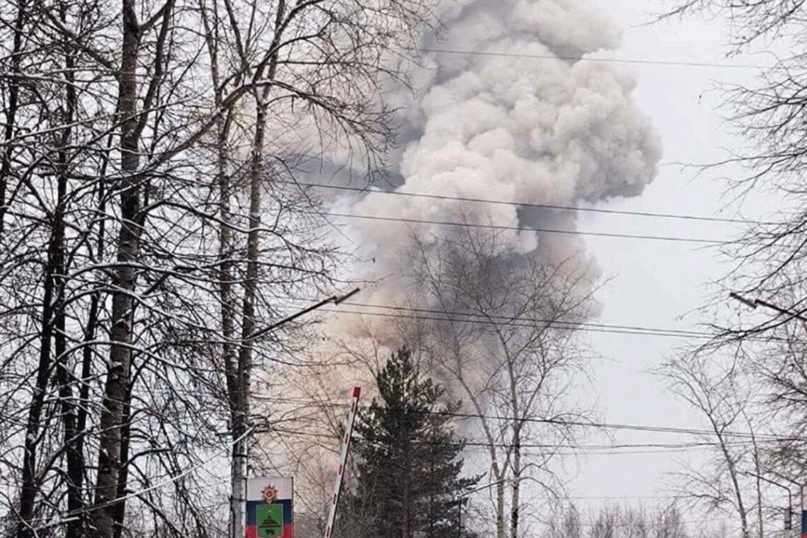 Завод Урал в Соликамске (Пермский край) считается  одним из крупнейших военно-промышленных объектов в россии. Сегодня там раздался мощный взрыв.