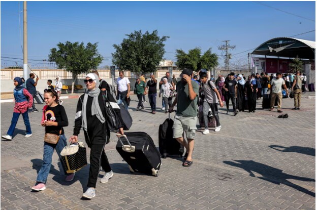 Египет разрешил эвакуировать иностранцев из Сектора Газа через КПП Рафах. МИД и посольства начали подготовку к эвакуации украинцев, выехать хотят 358 человек.