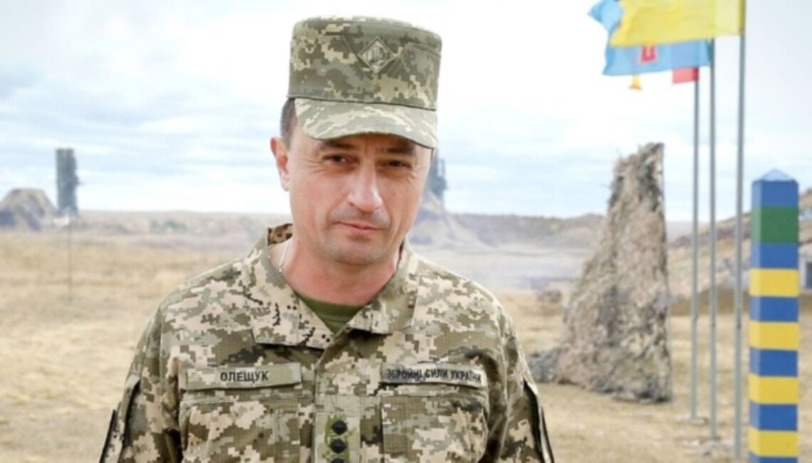 В воскресенье, 5 ноября, командующий Воздушными силами генерал-лейтенант Николай Олещук подтвердил, что украинские военные потопили 4 ноября в Керчи носитель крылатых ракет Калибр.