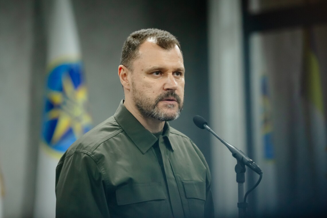 Министр внутренних дел Игорь Клименко заявил, что в результате первоочередных следственных действий удалось выяснить первые обстоятельства трагедии.