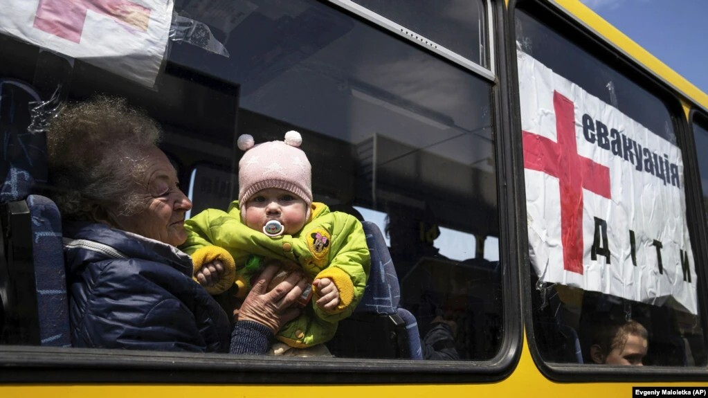 Из населённых пунктов Купянского района эвакуировали уже почти 90% детей. Процесс планируют завершить в течение недели.