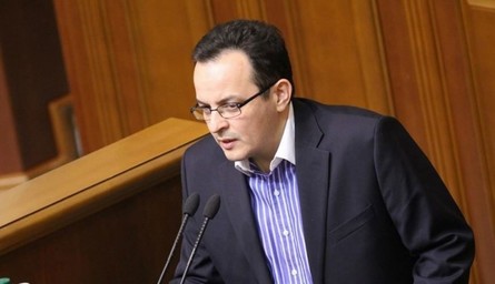 Глава фракции Самопомощи Олег Березюк прокомментировал свою ложь о ветировании Президентом закона об акцизах на авто.