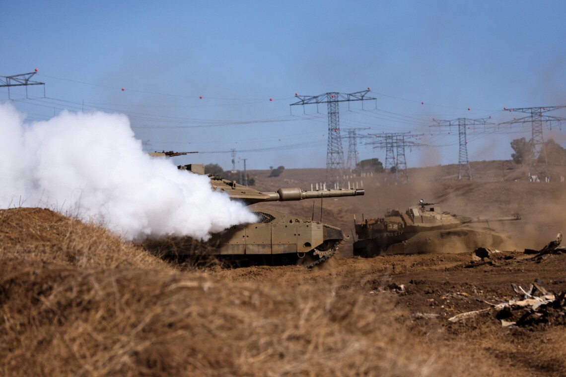 Израильские военные приступили к проведению наземной операции на юге Сектора Газа. Об этом сообщил начальник штаба ЦАХАЛ Герци Халеви.