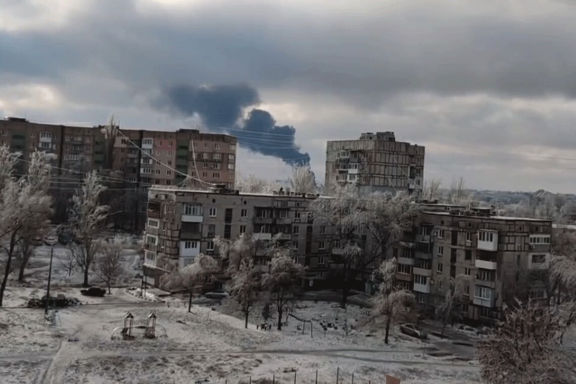 В Донецке – пожар. Предварительно, есть прилёт по военной базе россиян в Буденовском районе города.