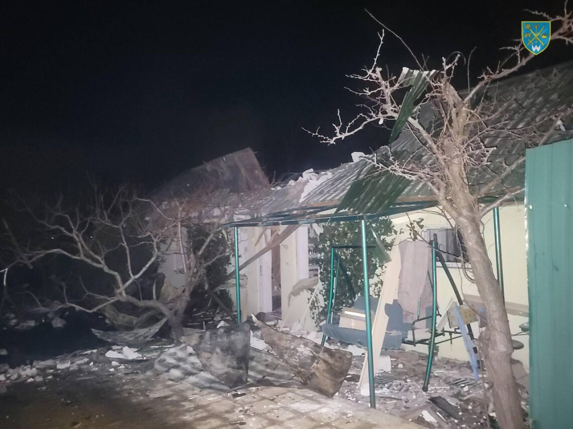 Вечером 16 декабря россияне атаковали юг шахедами. В Одесской области возник масштабный пожар, погиб человек.
