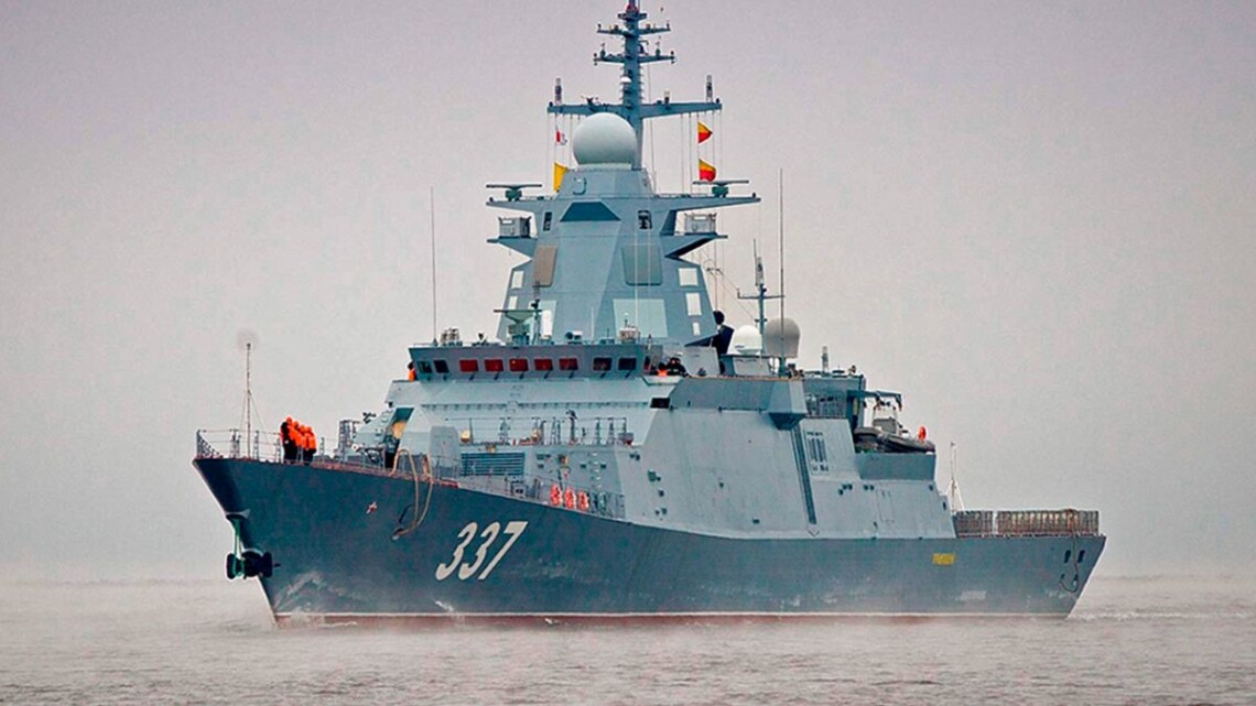Военные корабли Черноосркого флота рф переместили из Крыма в Новороссийск. Среди них и носители ракет Калибр.