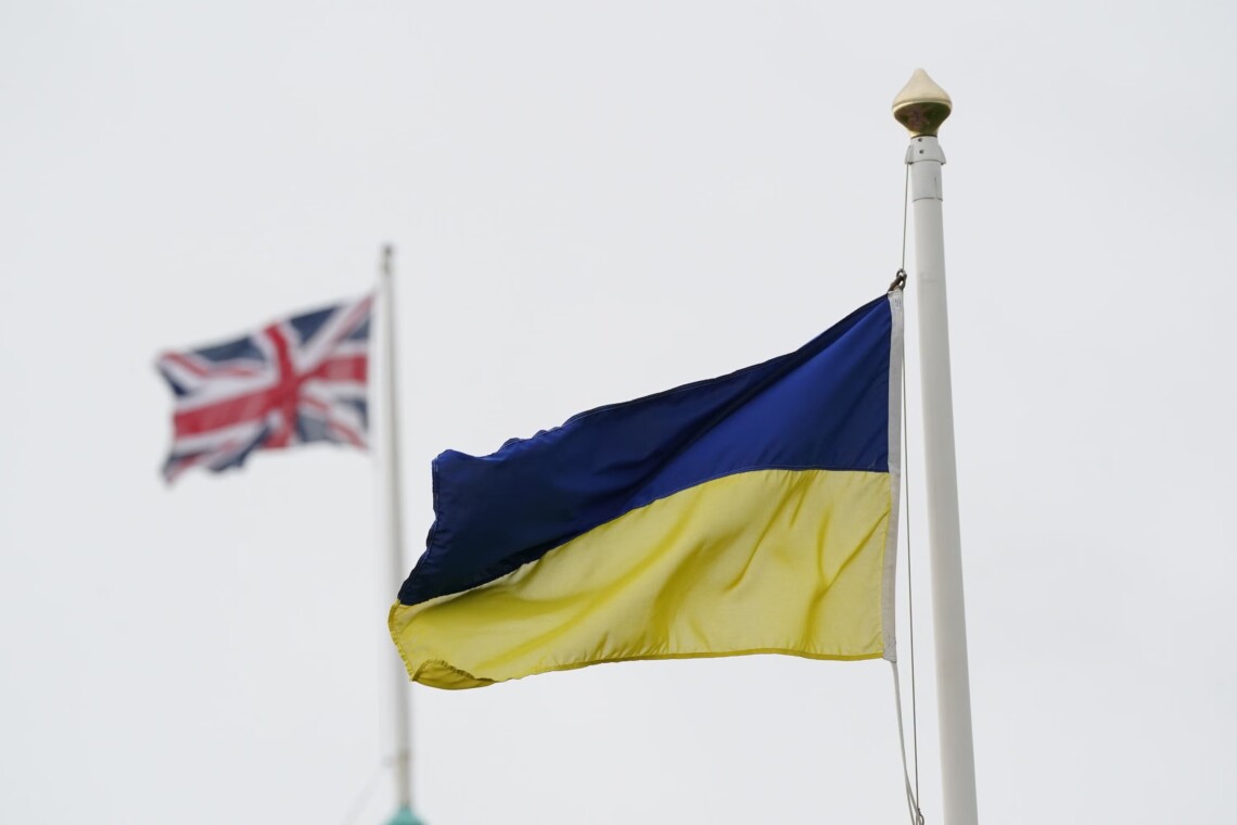 Британия и Украина собираются подписать десятилетний пакт об безопасности, в рамках которого Лондон обязуется предоставлять военную поддержку, а также помогать укреплять морской потенциал.