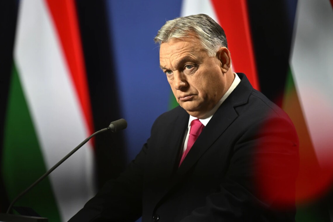 Премьер-министр Венгрии Виктор Орбан сообщил, что принял приглашение президента Украины Владимира Зеленского провести двустороннюю встречу.