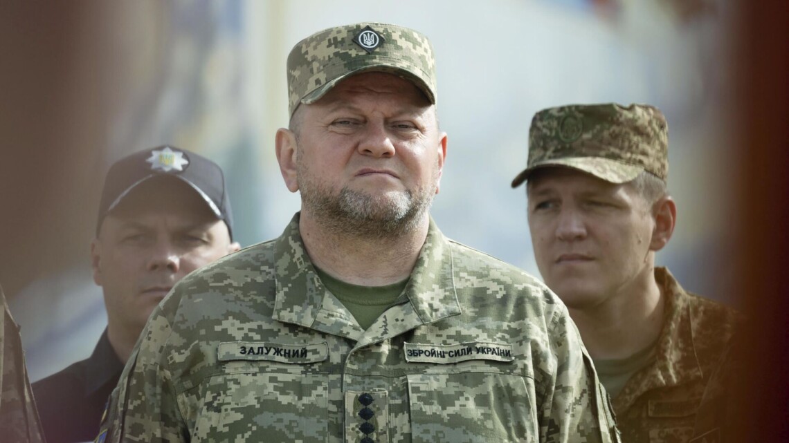 Главнокомандующий ВСУ Валерий Залужный прокомментировал ситуацию в Авдеевке. Он допустил уход украинских войск из города и призвал политиков не делать шоу из кризисных ситуаций.
