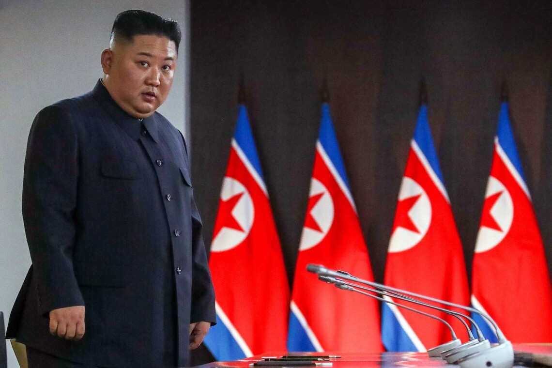 Лидер Северной Кореи приказал своим военным, производителям боеприпасов и ядерного оружия ускорить подготовку к войне, чтобы противостоять конфронтационным шагам со стороны США.