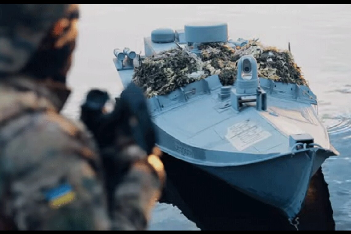 Украинские специалисты постоянно модернизируют морские дроны Sea Baby. Сейчас на них в несколько раз больший заряд взрывчатки.