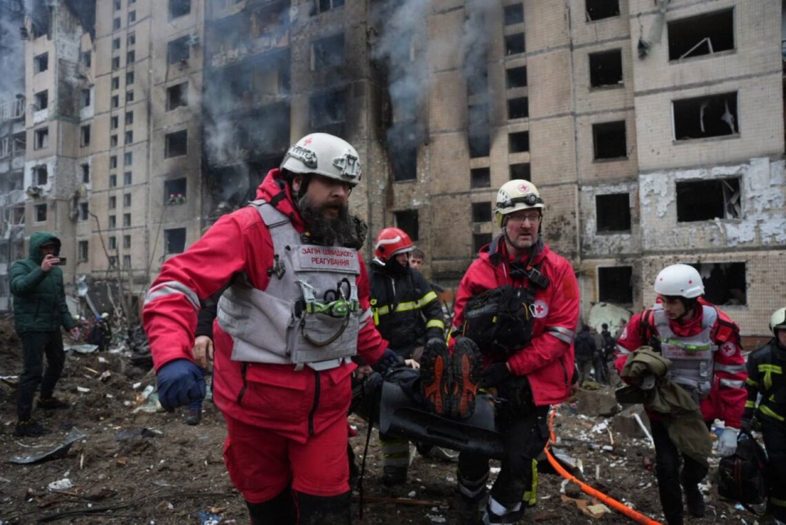 В Киеве в результате российской атаки 2 января в многоэтажном доме Соломенского района погибли два человека, ещё 49 – травмированы.