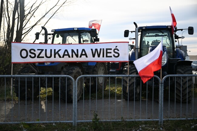 Польские фермеры утром 4 января возобновят блокаду пункта пропуска Медика — Шегини на границе с Украиной.