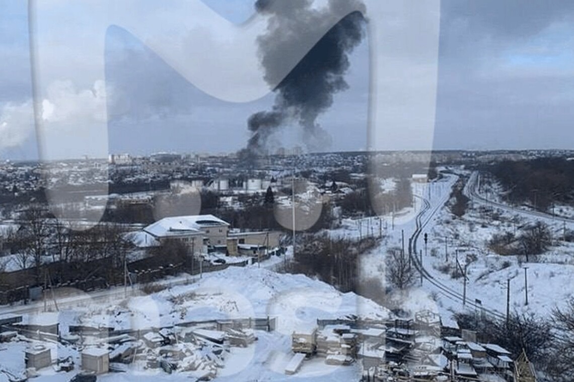 В российском Орле 9 января заявили об атаке якобы украинских дронов. Под ударом оказалась нефтебаза и энергообъект.
