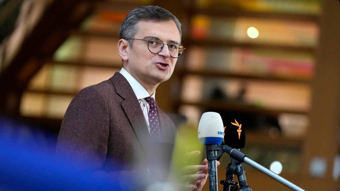 Кулеба надеется, что по итогам заседания Совета Украина-НАТО союзники объявят о новых обязательствах по укреплению украинской системы ПВО.