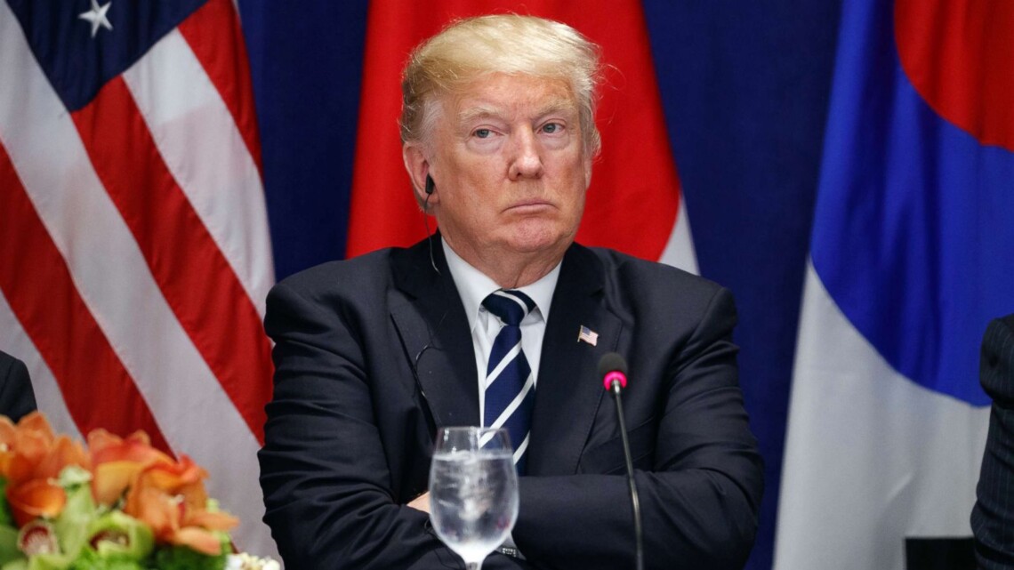 Экс-президент США Дональд Трамп во время встречи с еврочиновниками заявлял, что Штаты не придут на помощь Евросоюзу в случае военного нападения.