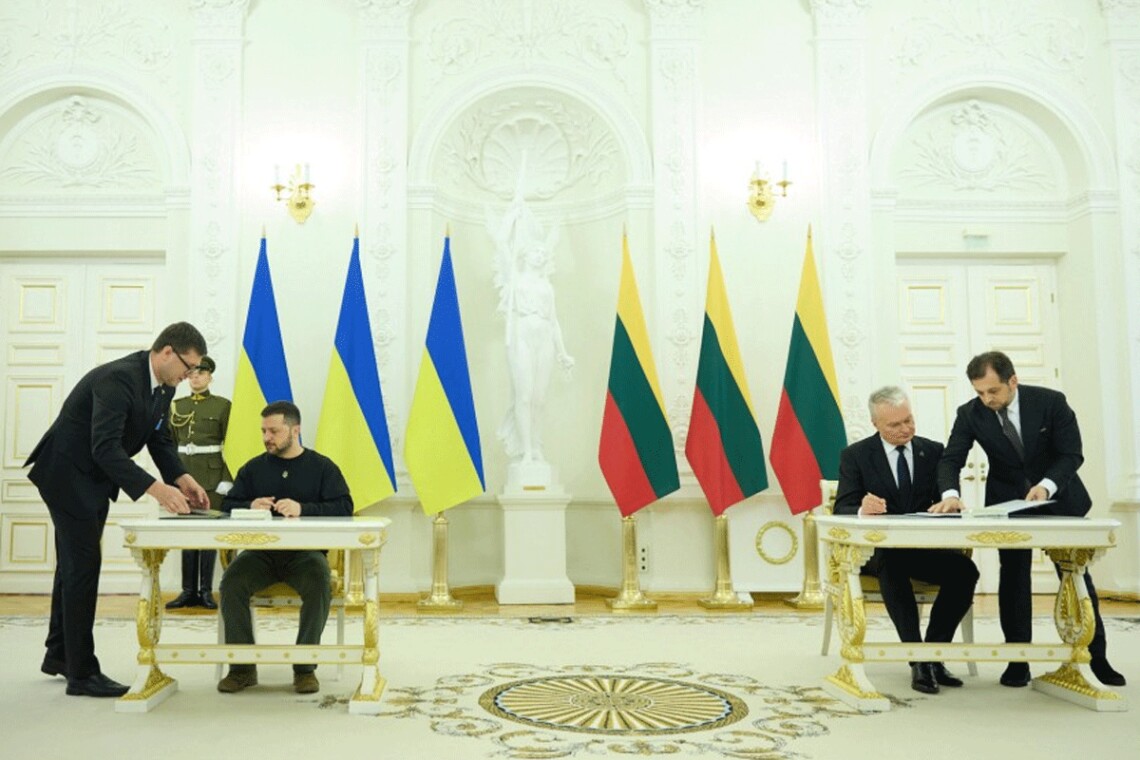 Владимир Зеленский и Гитанас Науседа  подписали заявление, меморандум и ряд украино-литовских документов.
