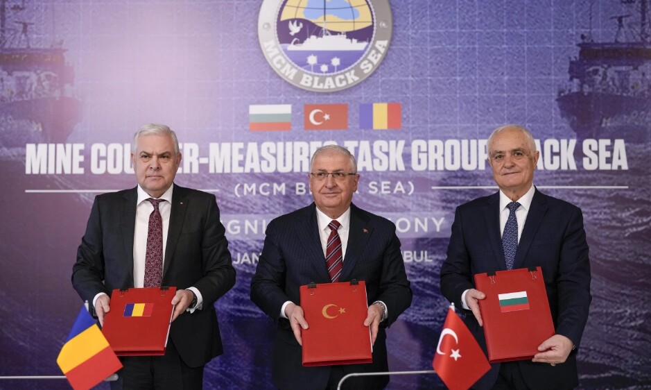 Представители Турции, Болгарии и Румынии в четверг, 11 января, подписали соглашение о совместной борьбе с морскими минами в черноморской акватории.