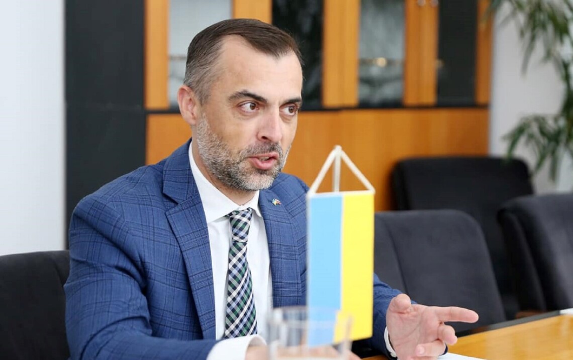 Посол Украины в Братиславе отреагировал на статью словацкого премьера Фицо, в которой политик призвал предоставить россии гарантии безопасности.