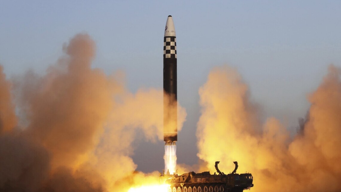 США ввели санкции из-за поставок баллистических ракет из КНДР в россию. Они накладываются против трёх российских компаний и одного физлица, причастных к передаче и испытанию ракет.