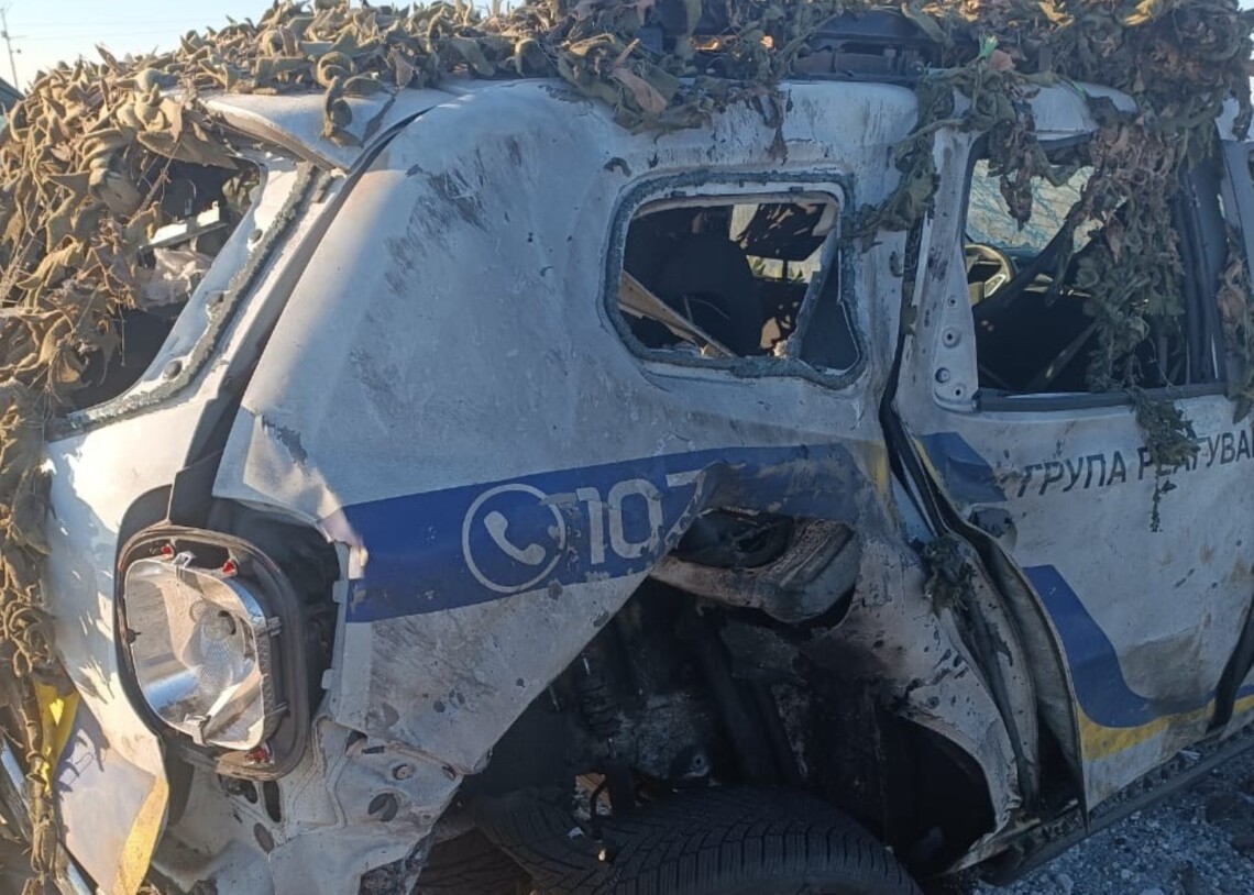 Российские войска в воскресенье, 14 января, с утра атаковали служебный автомобиль полиции в населённом пункте Львове Херсонской области.