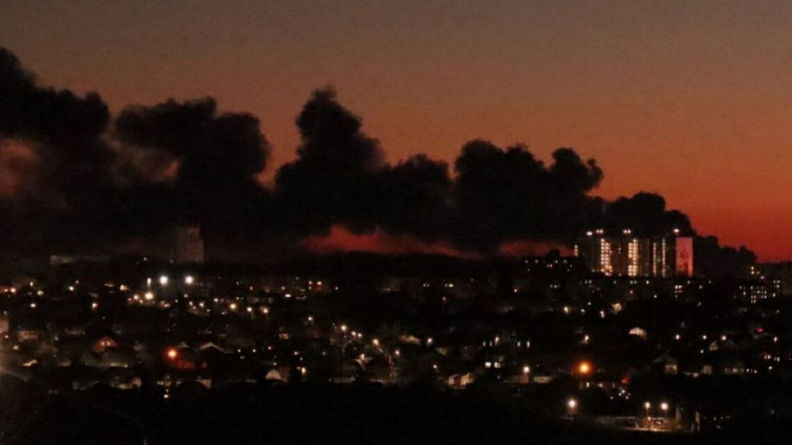 В ночь на 15 января в российском Курске раздались мощные взрывы, сработала противовоздушная оборона россиян.