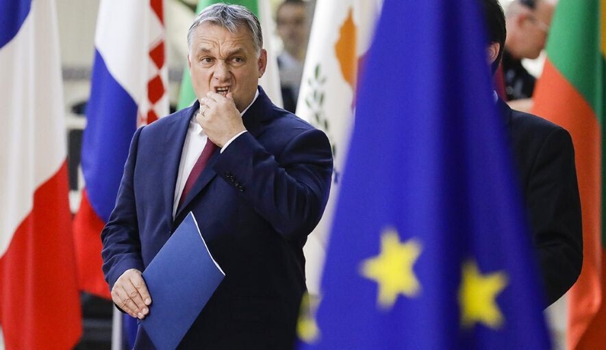 Большинство политических групп согласовали текст резолюции, предлагающий призвать к лишению Венгрии права голоса в Совете ЕС.