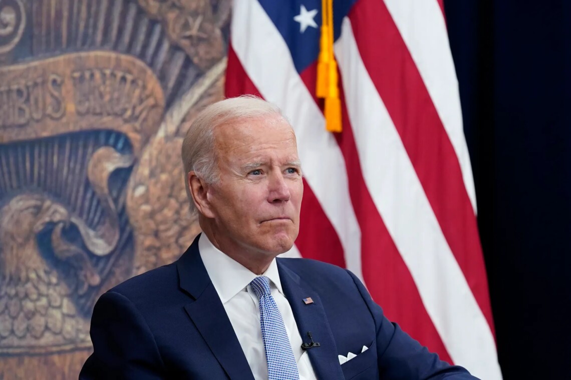 Президент США Джо Байден готов усилить иммиграционную политику в обмен на выделение помощи Украине. Об этом сообщает WSJ.