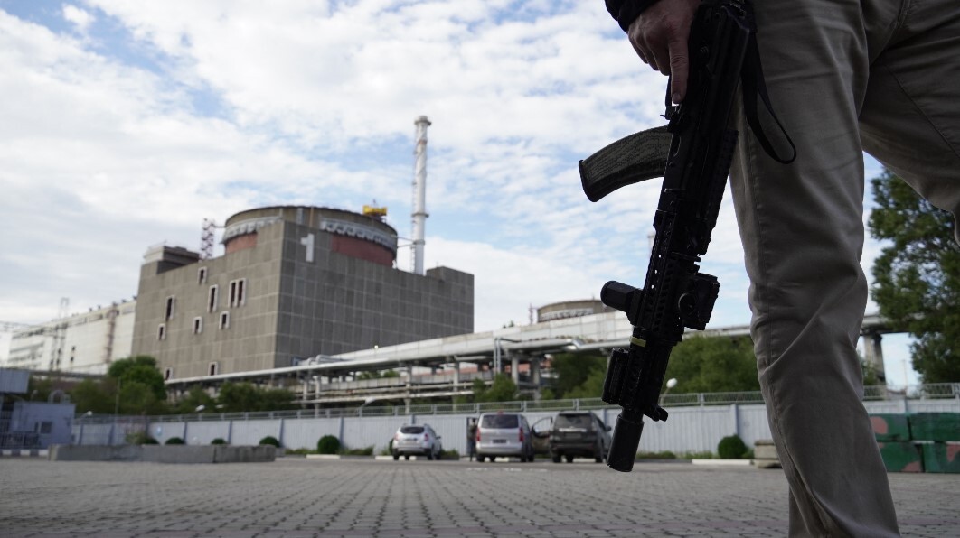 В МАГАТЭ заявили, что российская армия снова заменяла оккупированную ею Запорожскую АЭС, а также, что на этой неделе станция потеряла резервное электроснабжение реакторных блоков на несколько часов.