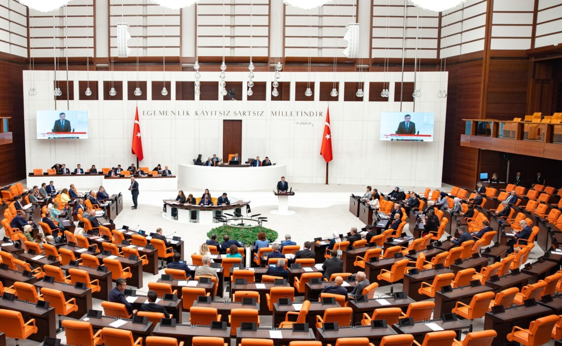 Парламент Турции во вторник, 23 января, приступил к дебатам по заявке Швеции на вступление в НАТО.
