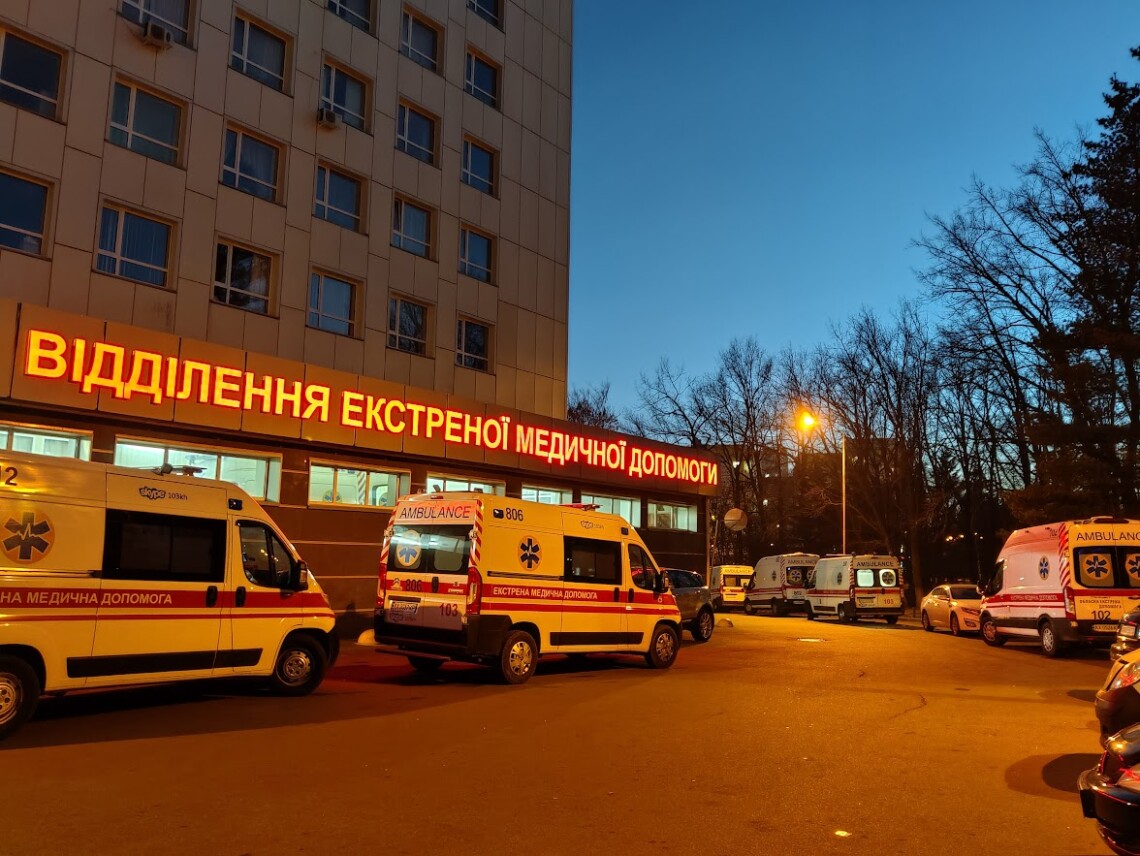 В Харькове количество раненых в результате вечерних обстрелов со стороны войск страны-агрессора возросло по меньшей мере до восьми человек.