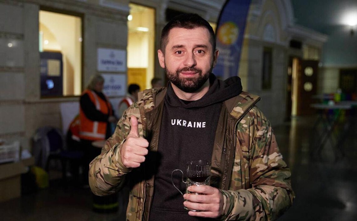 Арахамия предложил устраивать военные учения для нардепов и госслужащих, чтобы мотивировать украинцев не бояться мобилизации.