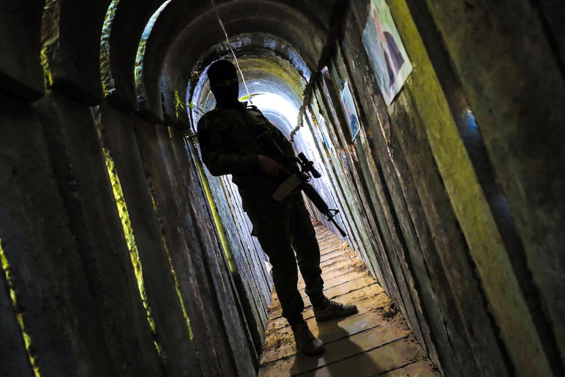 Значительная часть тоннелей, используемых боевиками группировки ХАМАС в Секторе Газы, осталась нетронутой, несмотря на активные попытки израильтян их разрушить.