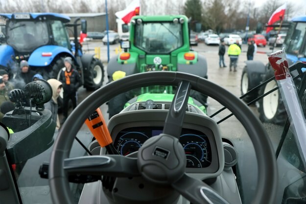 Польские фермеры объявили об общенациональной забастовке. Они планируют с 9 февраля блокировать все пункты пропуска на границе с Украиной и дороги в стране.
