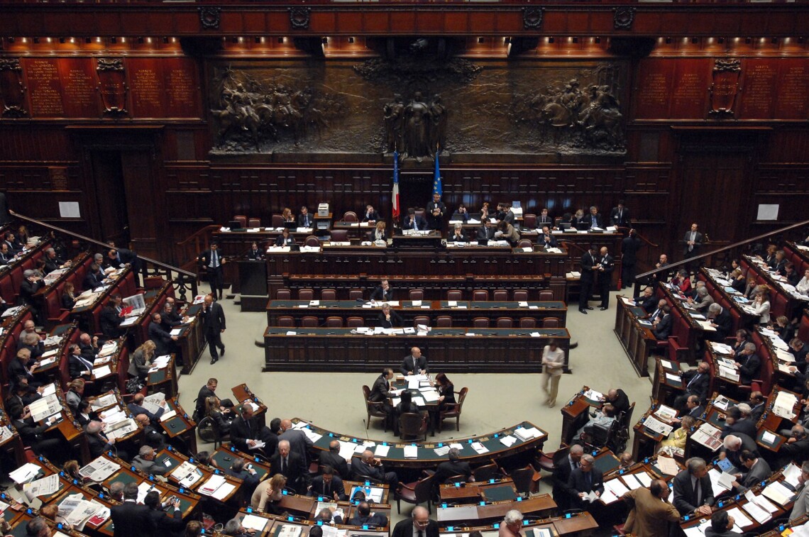 Палата депутатов парламента Италии утвердила решение правительства о продлении военной помощи Украине до конца 2024 года.