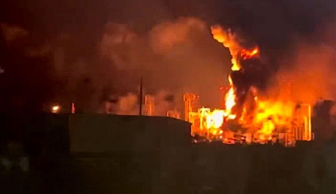 Ночью 9 февраля в Краснодарском крае произошел мощный пожар на Ильский НПЗ. Предварительно, она вызвана дроновой атакой.
