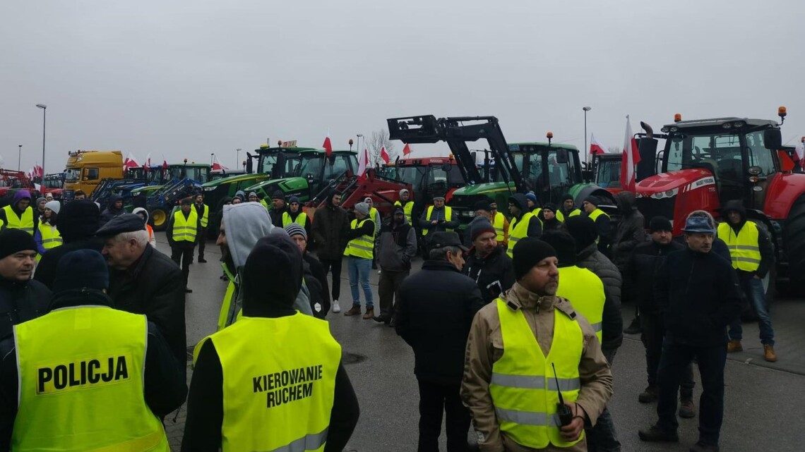 Польские фермеры намерены заблокировать все пункты пропуска на границе с Украиной. Масштабная акция протеста запланирована на 20 февраля.