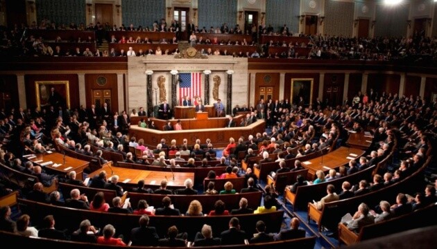 Сенатор Чак Шумер отметил, что если законопроект вынесут на голосование, его поддержат как республиканцы, так и демократы Палаты представителей.