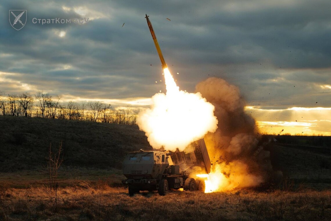 Украинские военные, вероятно, нанесли удар двумя ракетами с HIMARS по полигону возле села Трудовское в Волновахском районе Донецкой области. Сообщается о большом количестве погибших оккупантов.