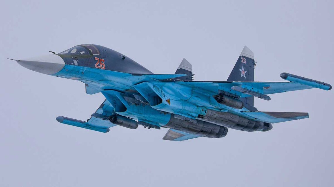 Украинские военные сбили ещё один российский истребитель Су-34, его экипаж погиб. Это уже седьмой сбитый российский самолёт за неделю.