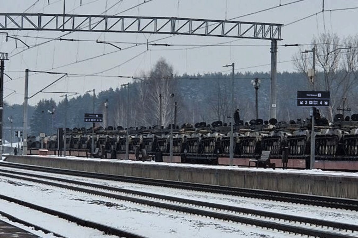 В Минск прибыло около 60 единиц российской военной техники, из которых основная часть это БМП-2, а также 4МТ-ЛБ.